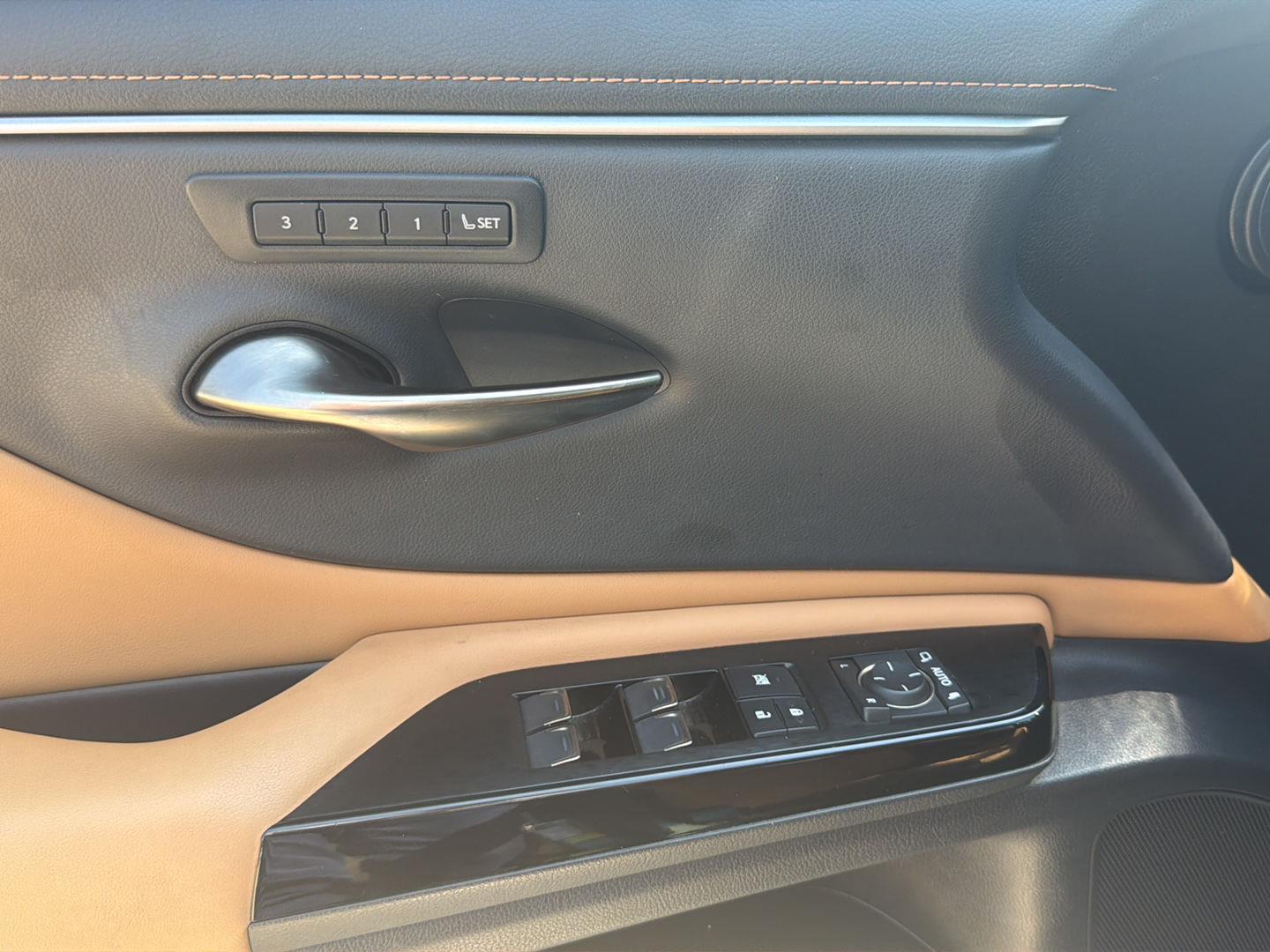 Used 2024 Lexus ES Sedan