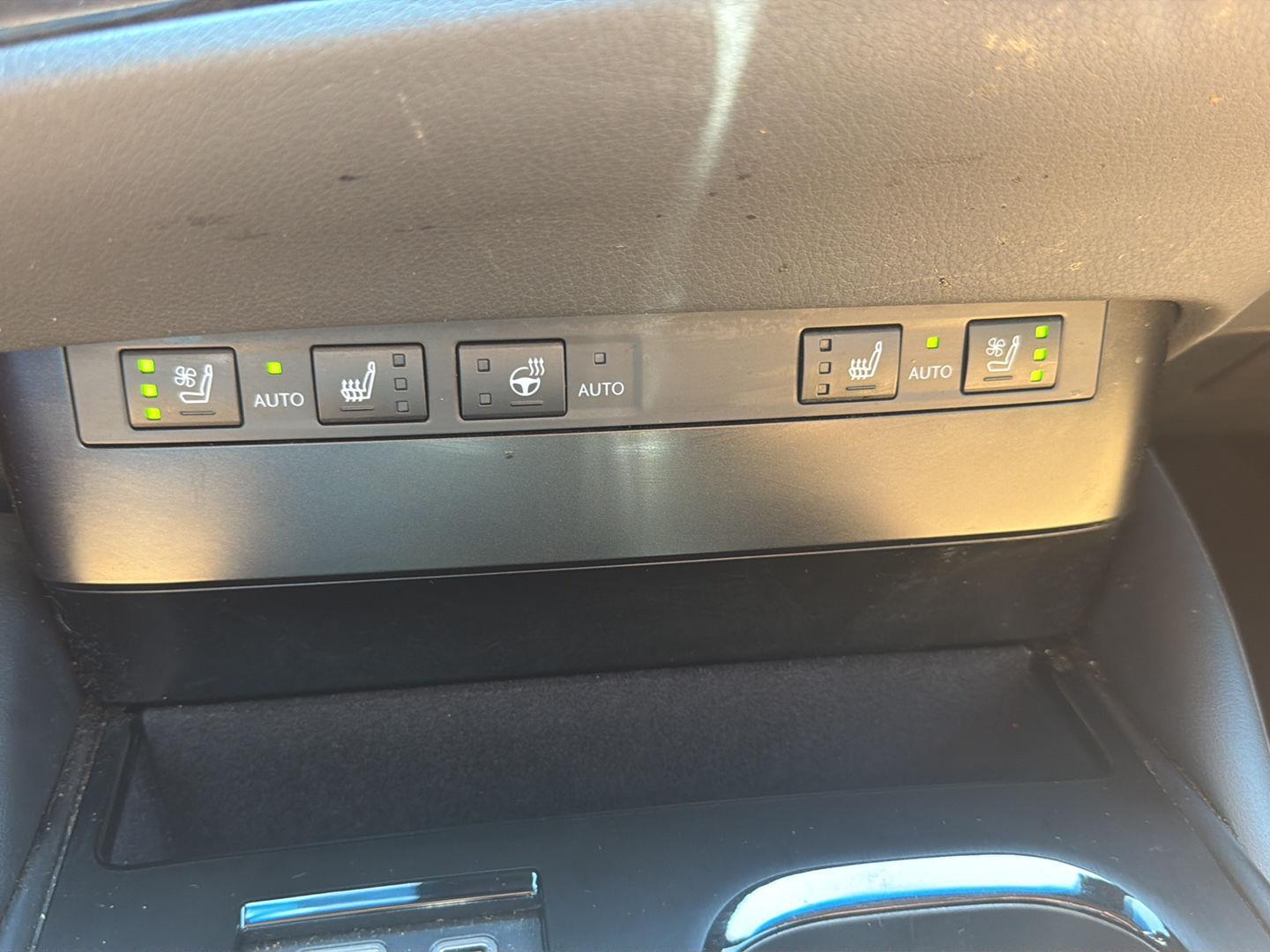 Used 2024 Lexus ES Sedan