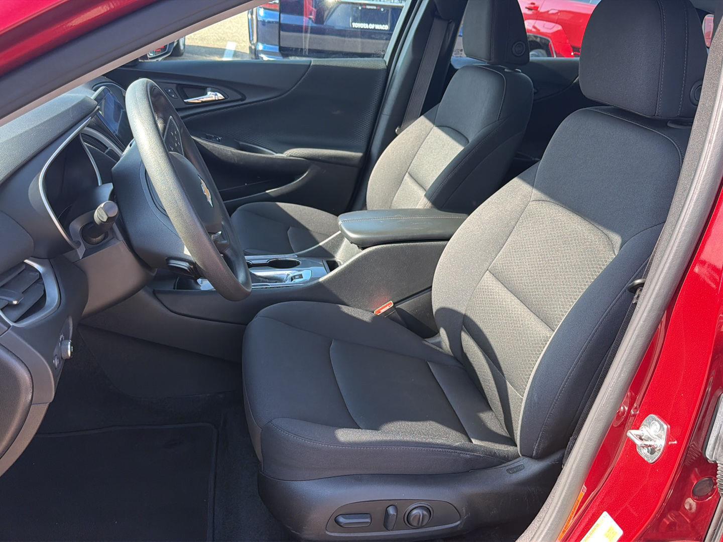 Used 2025 Chevrolet Malibu Sedan