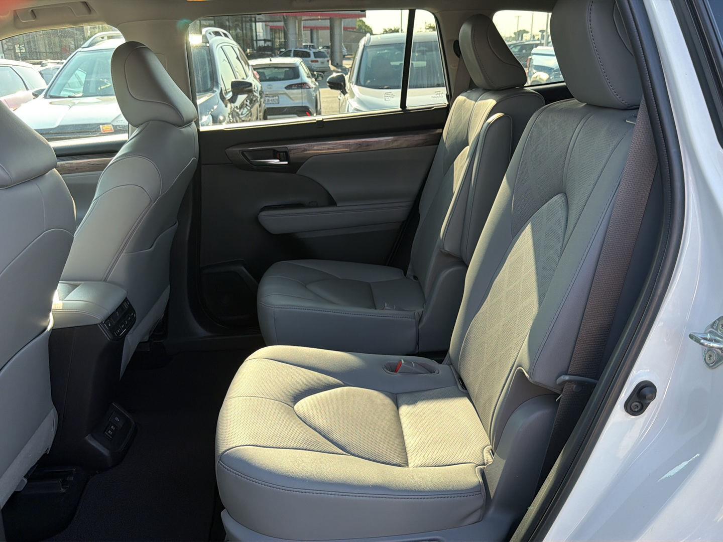 Used 2020 Toyota Highlander SUV