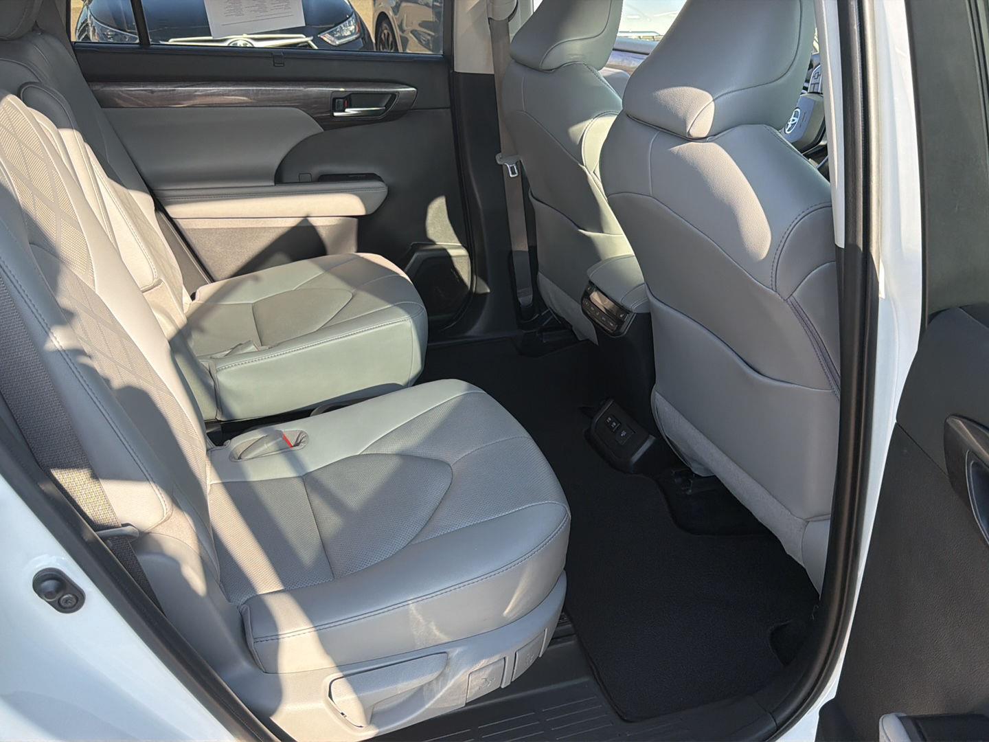 Used 2020 Toyota Highlander SUV