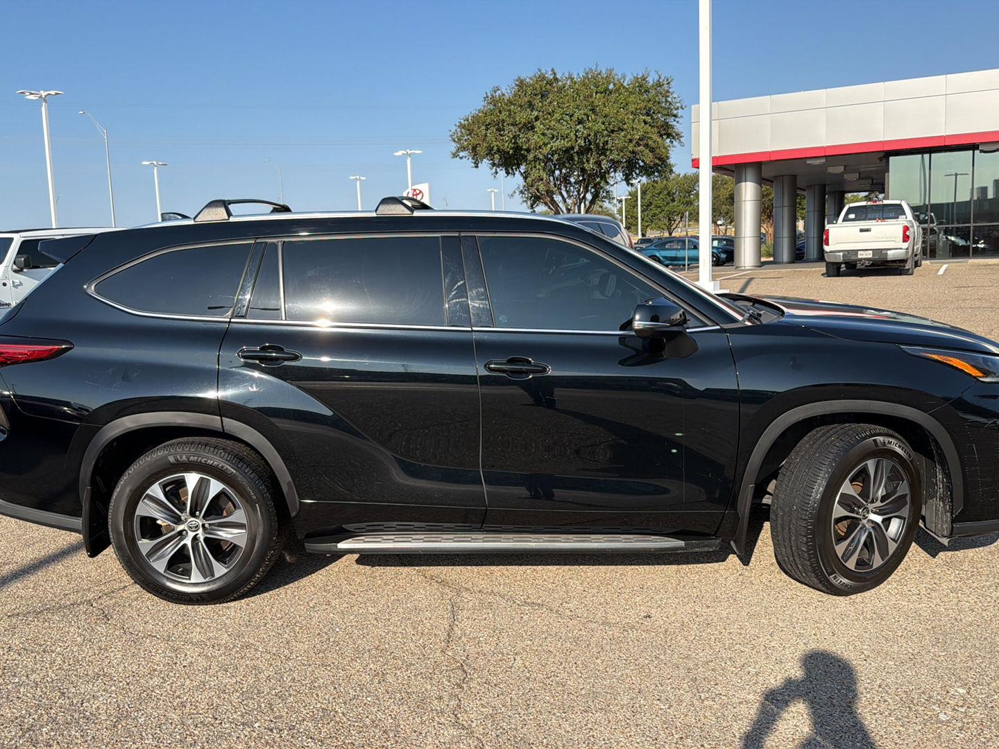 Used 2021 Toyota Highlander SUV