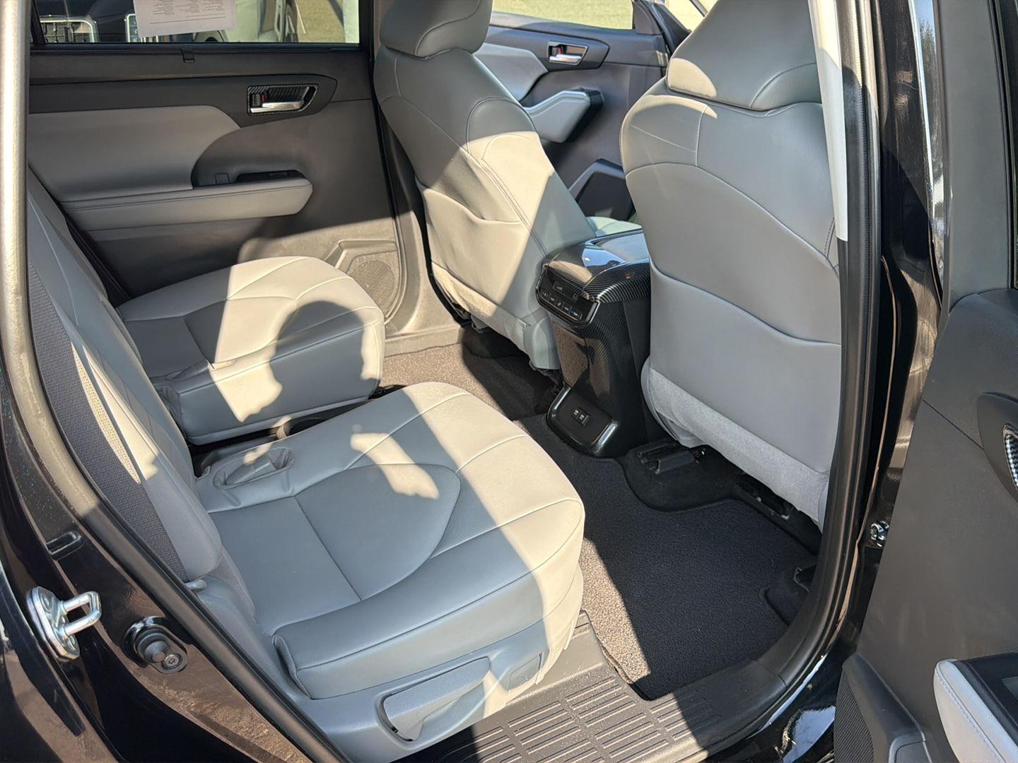 Used 2021 Toyota Highlander SUV