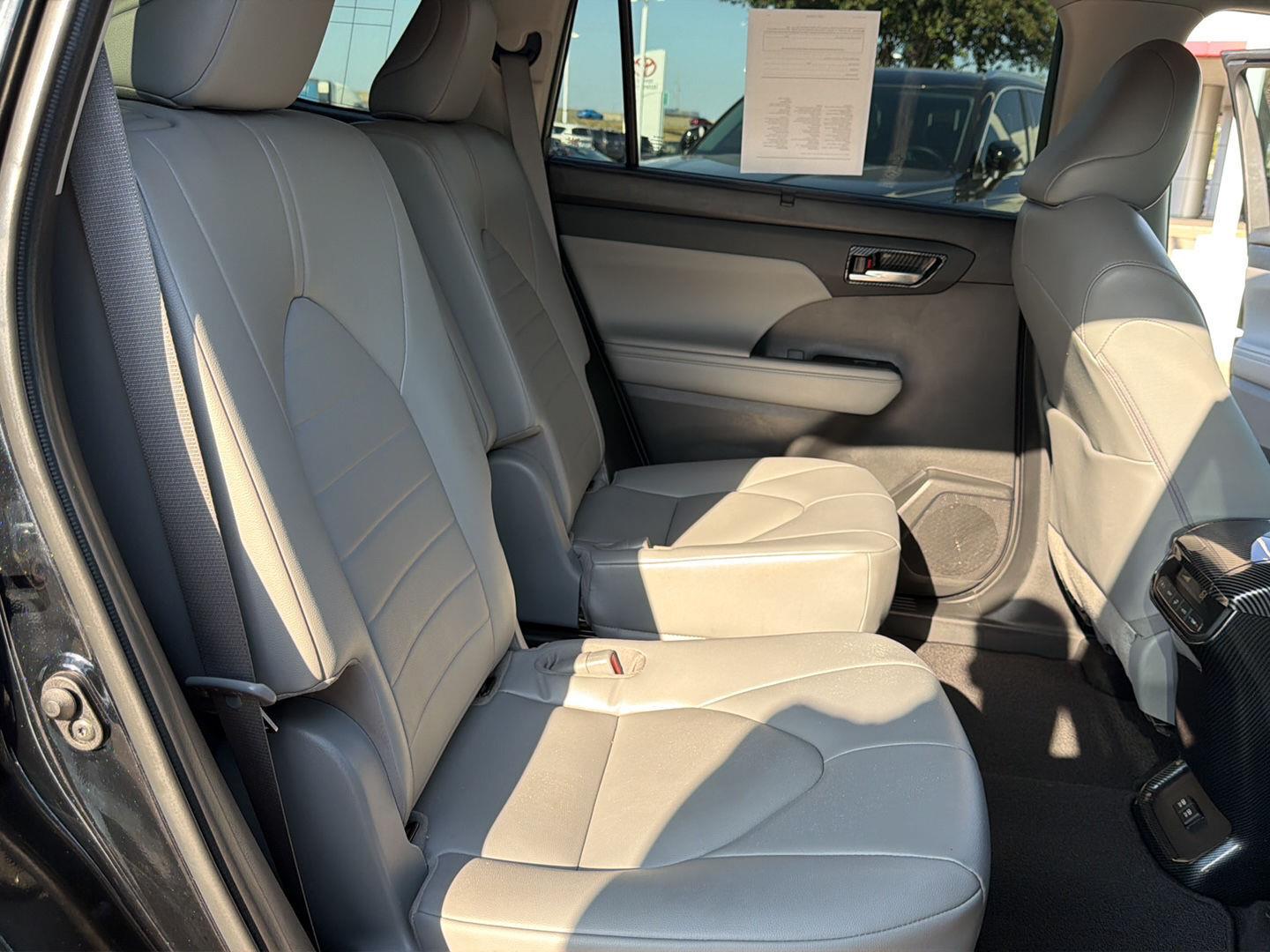 Used 2021 Toyota Highlander SUV