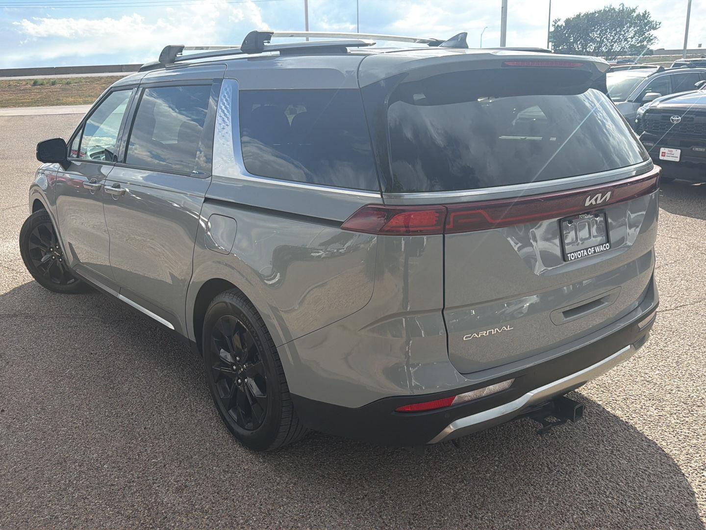 Used 2024 Kia Carnival Van