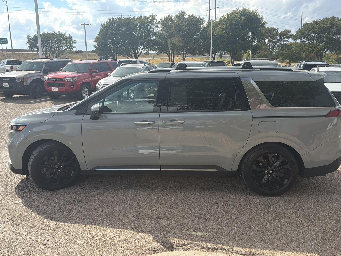 Used 2024 Kia Carnival Van