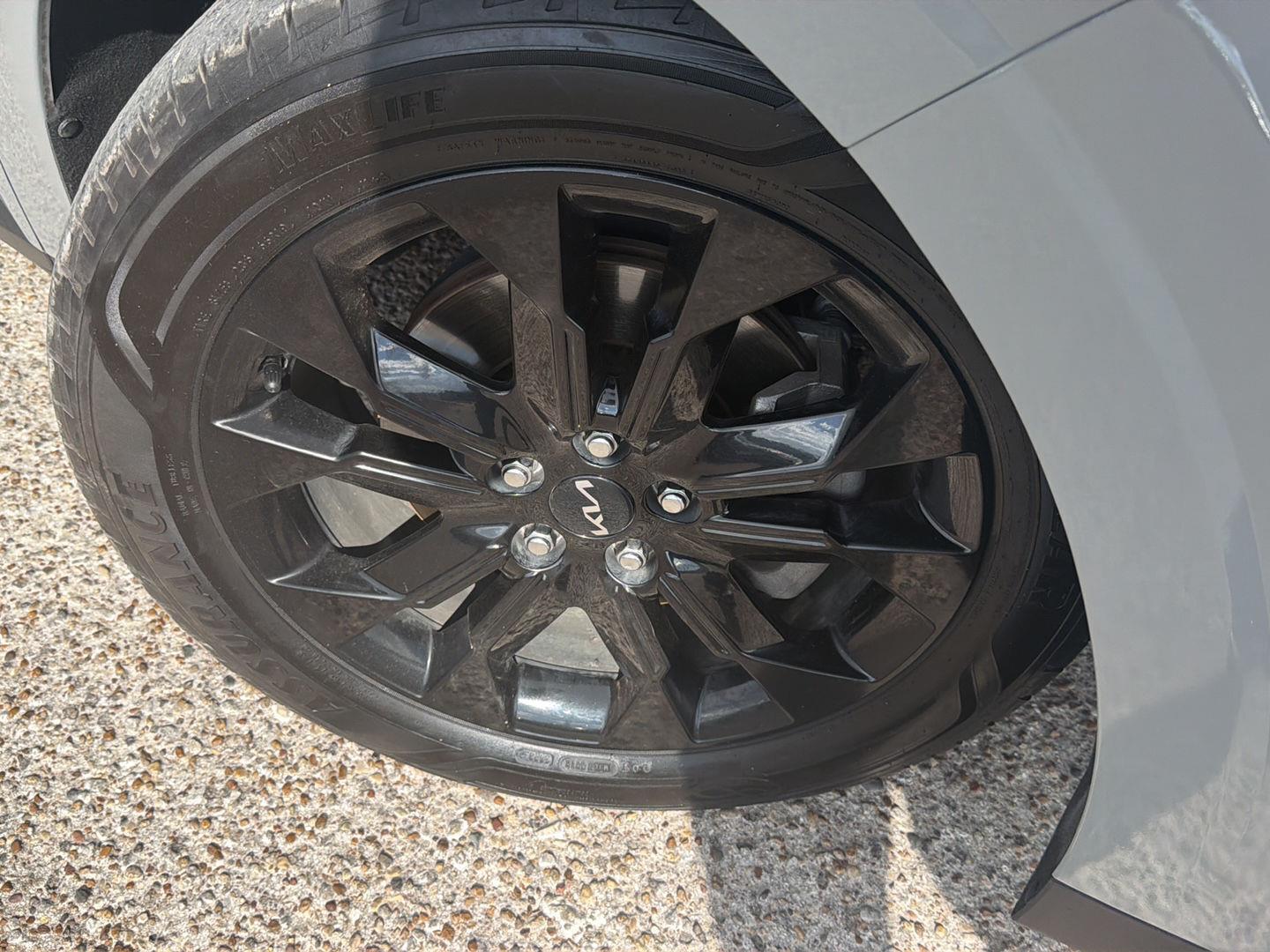 Used 2024 Kia Carnival Van