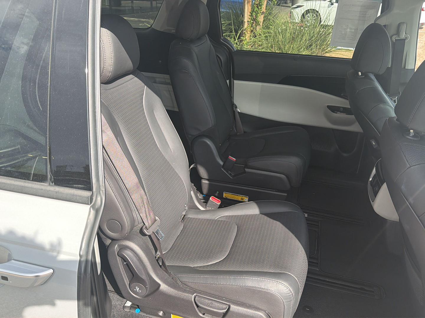 Used 2024 Kia Carnival Van