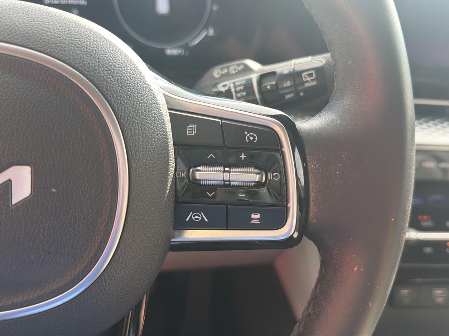 Used 2024 Kia Carnival Van