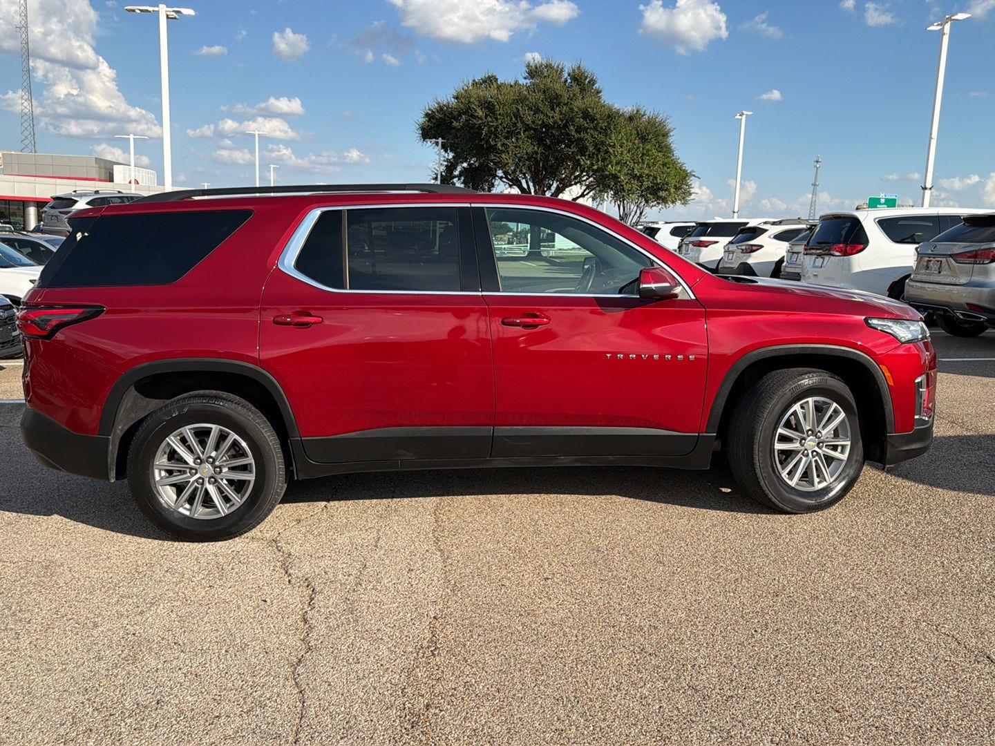 Used 2023 Chevrolet Traverse SUV