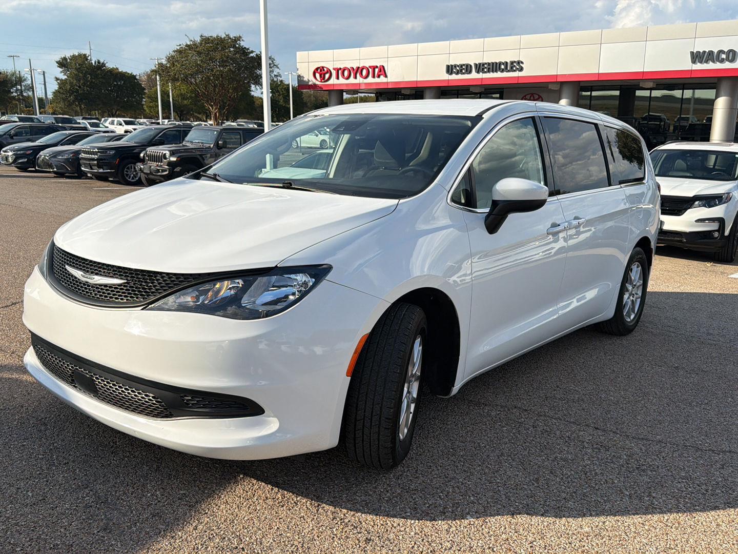Used 2023 Chrysler Voyager Van