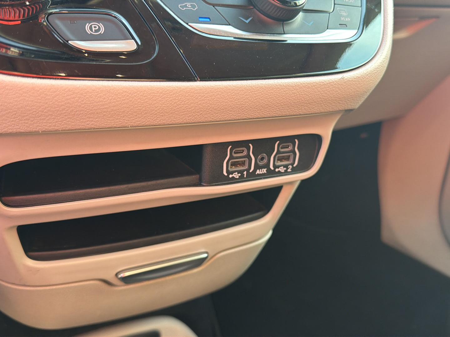 Used 2023 Chrysler Voyager Van
