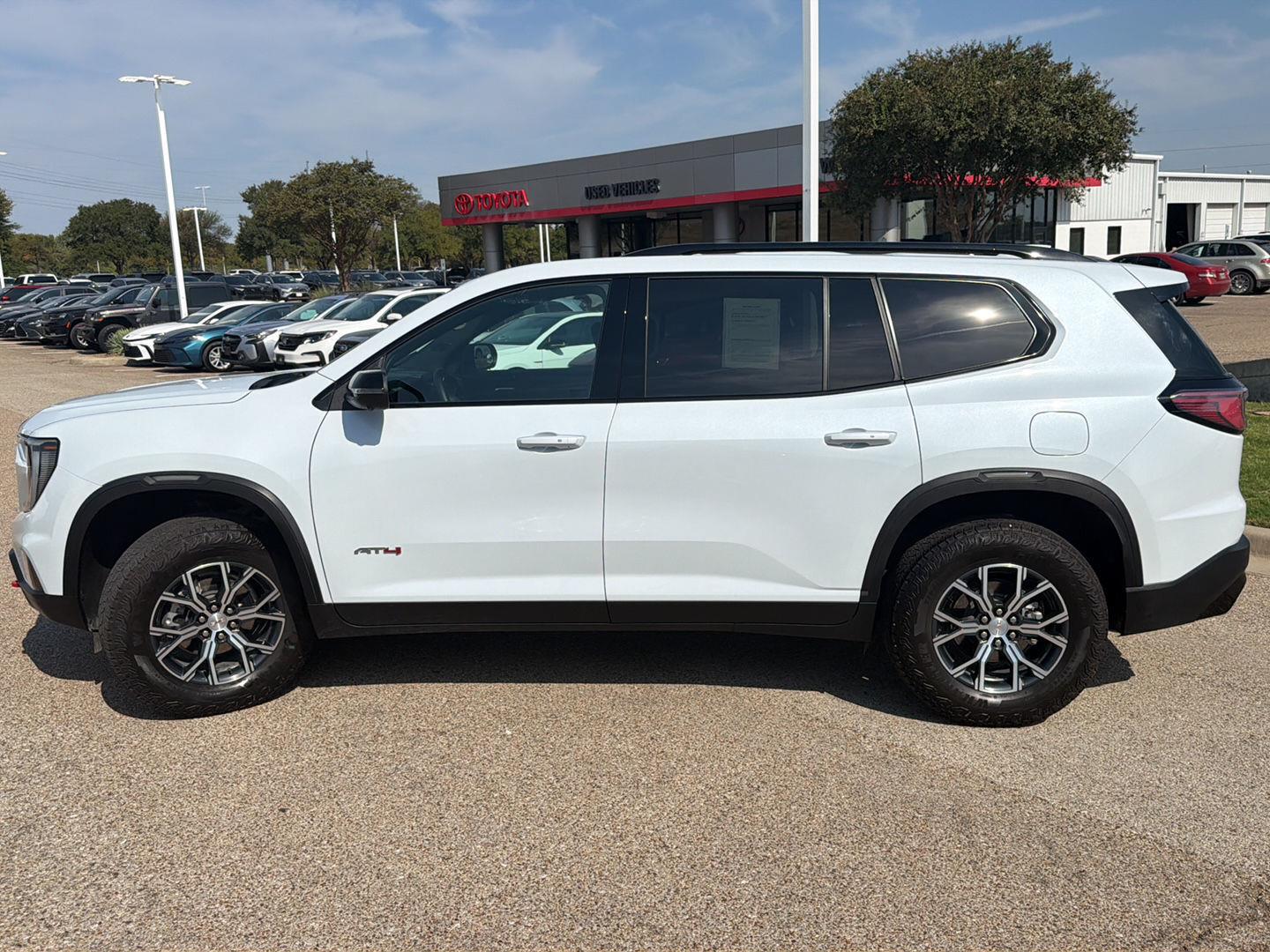 Used 2026 GMC Acadia Sedan