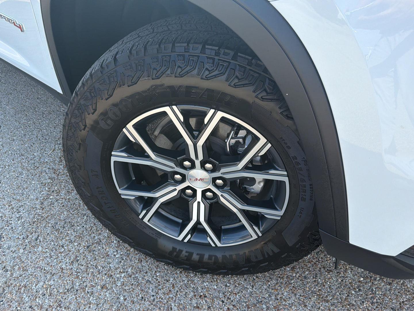 Used 2026 GMC Acadia Sedan