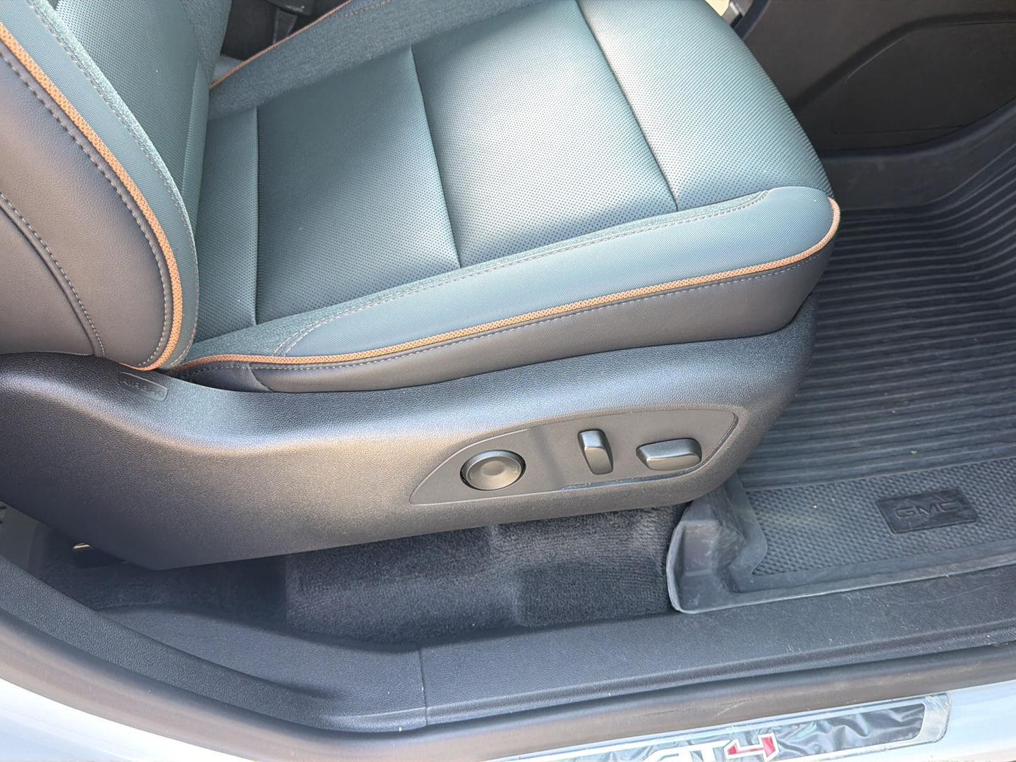 Used 2026 GMC Acadia Sedan