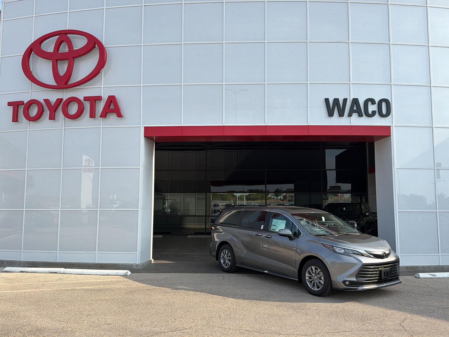 Heavy Metal 2026 Toyota Sienna Minivan Front-Wheel Drive Continuously Variable Transmission