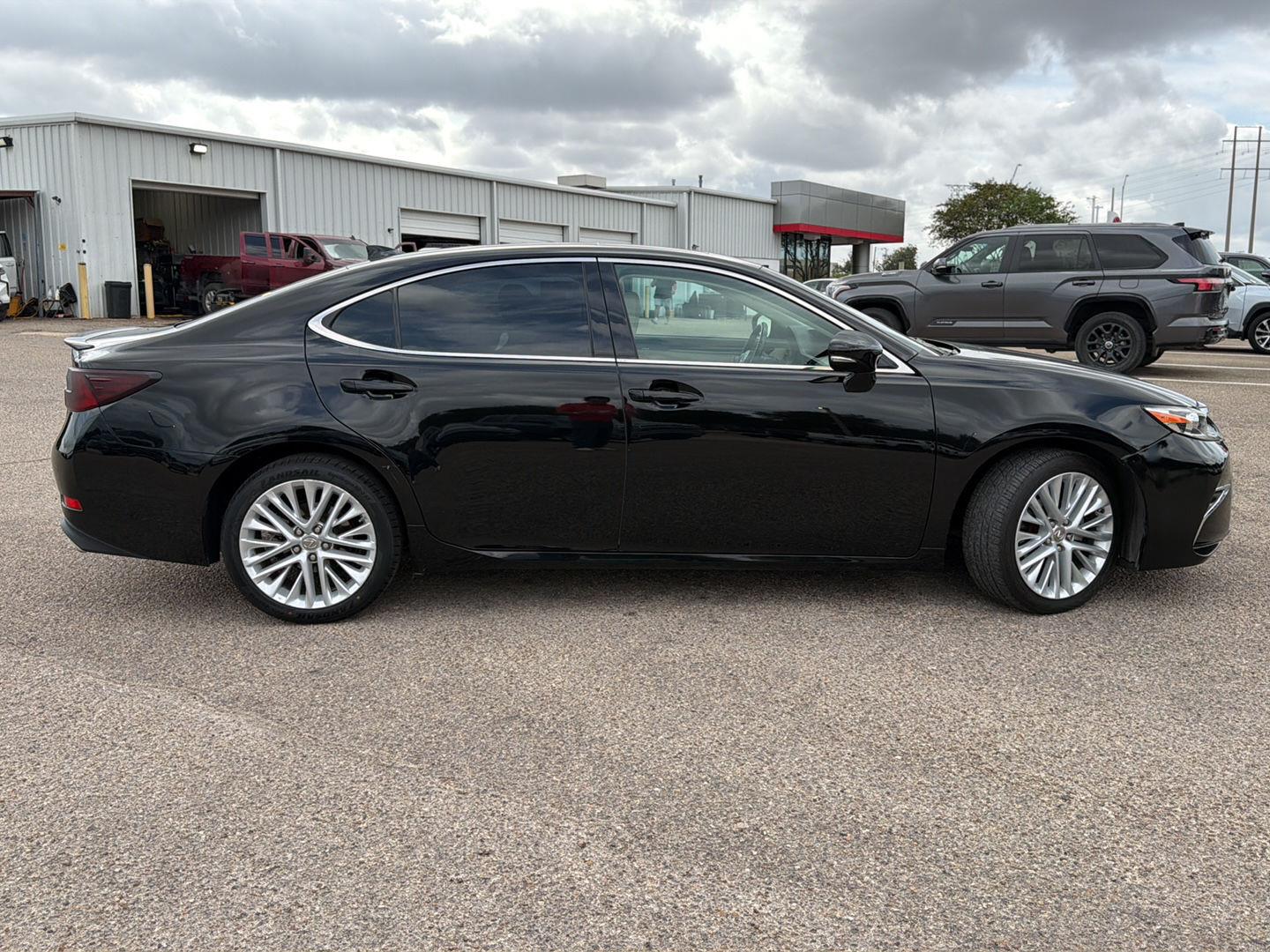 Used 2016 Lexus ES 350 Sedan