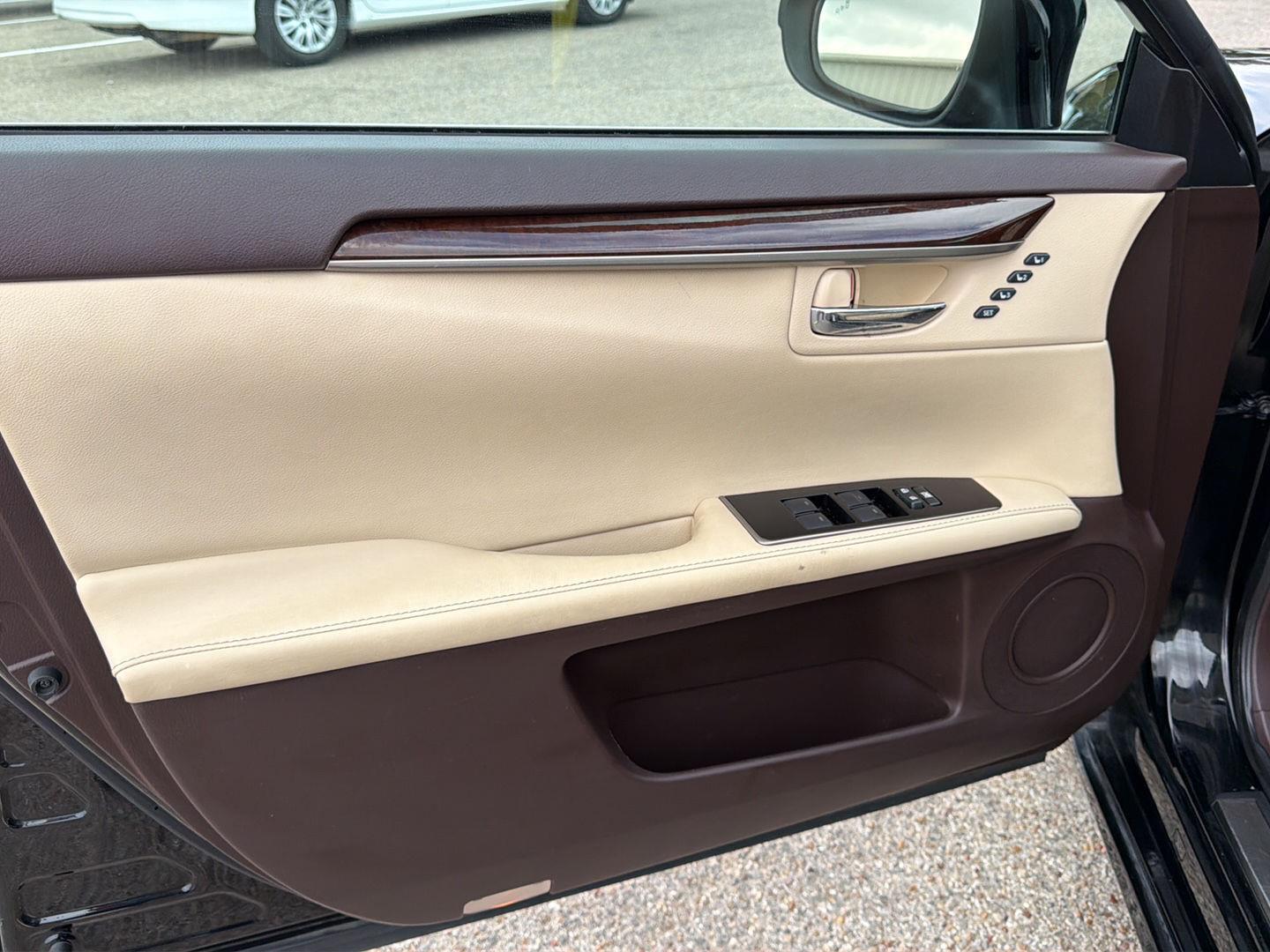 Used 2016 Lexus ES 350 Sedan