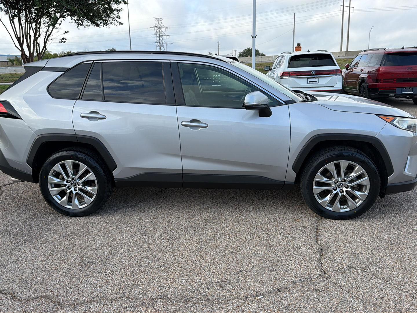 Used 2019 Toyota RAV4 SUV