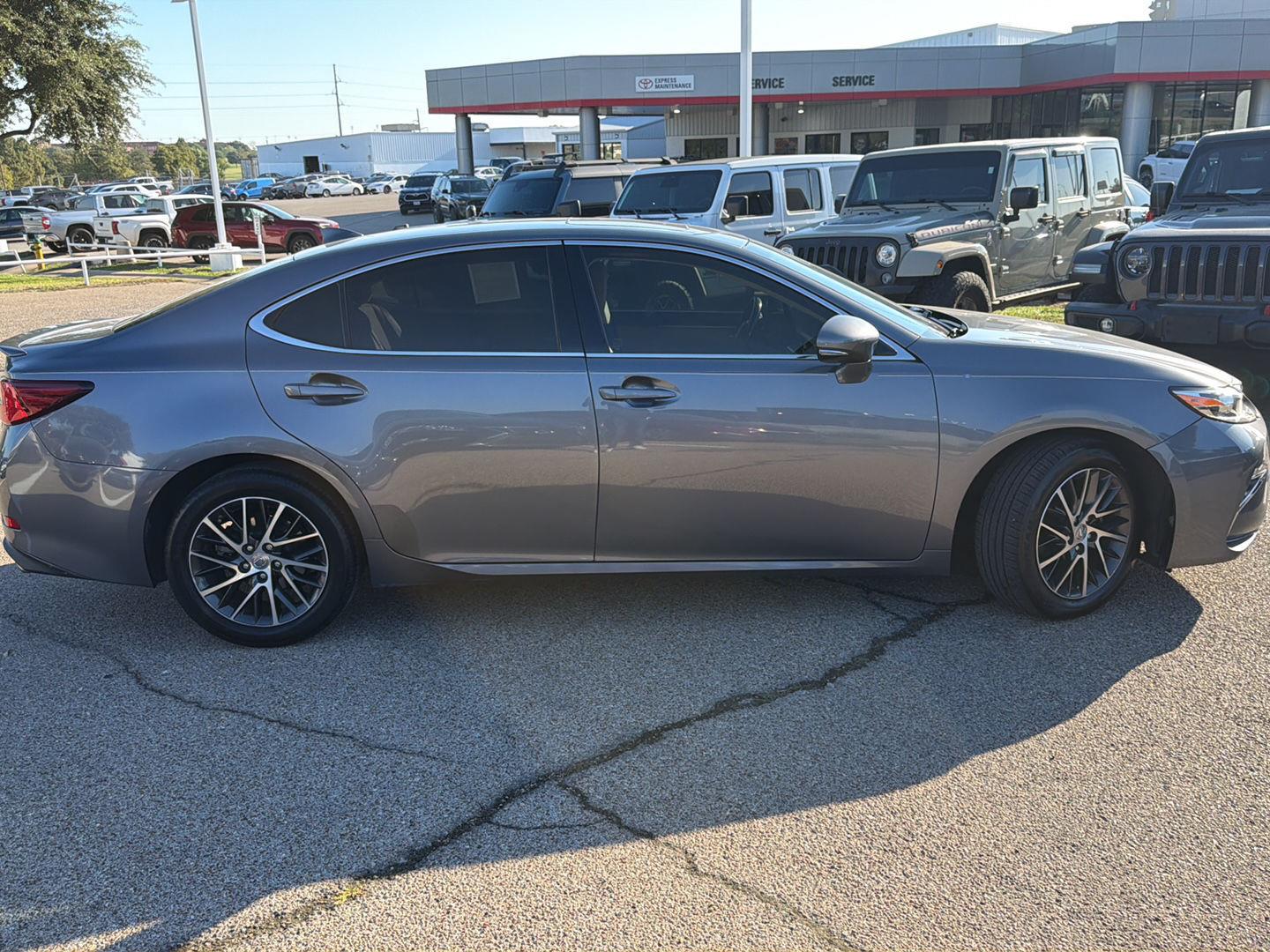 Used 2016 Lexus ES 350 Sedan