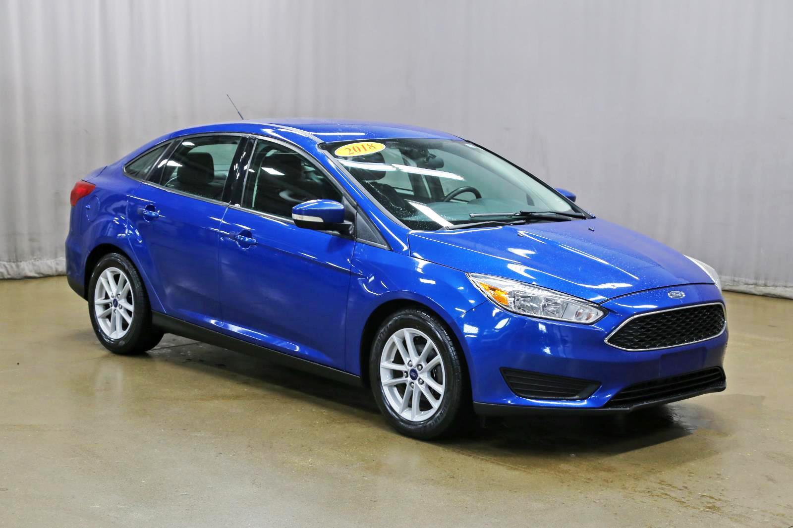 Lightning Blue 2018 Ford Focus SE Sedan Front-Wheel Drive 6-Speed Automatic