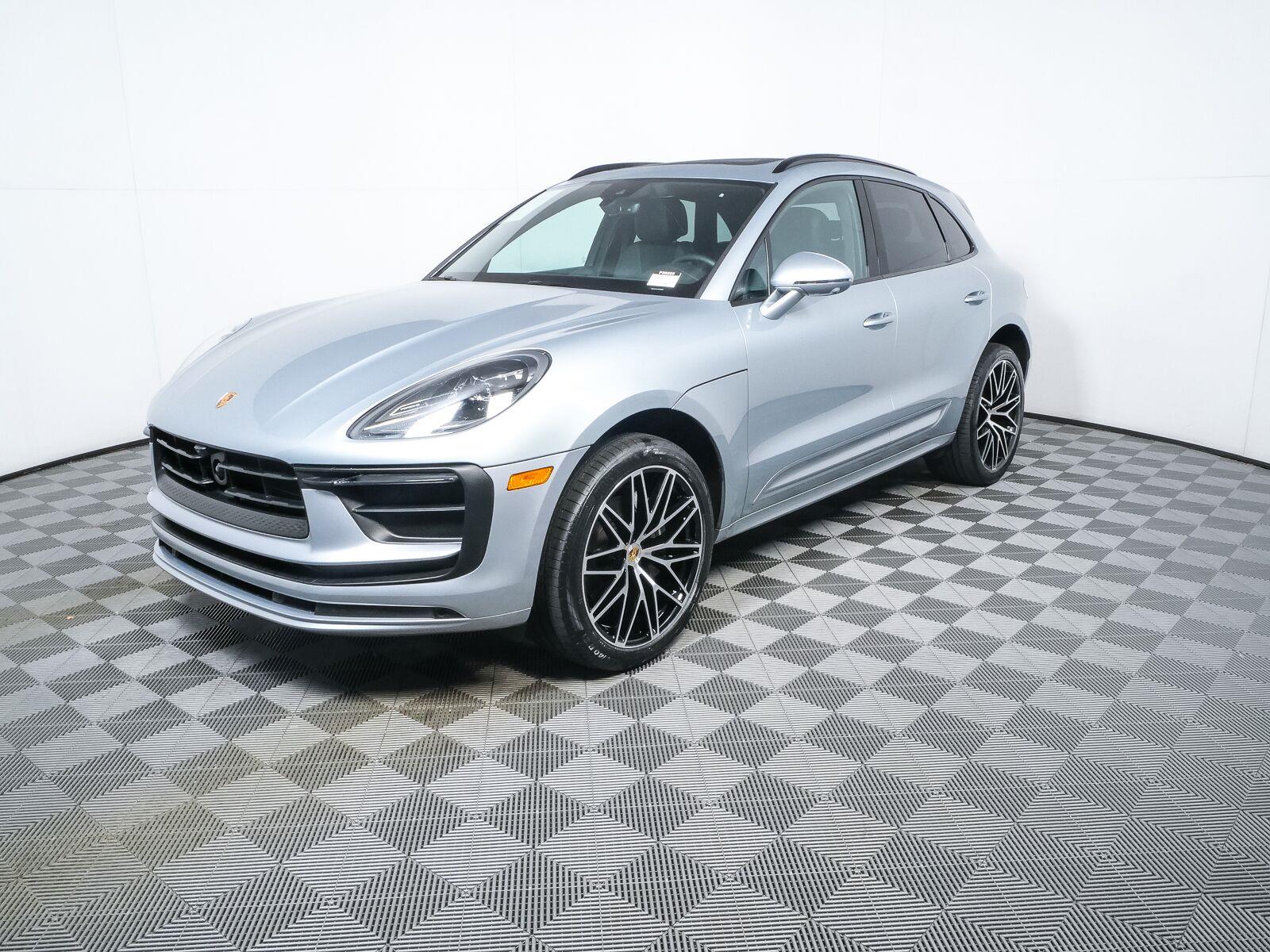 2025 Porsche Macan T AWD