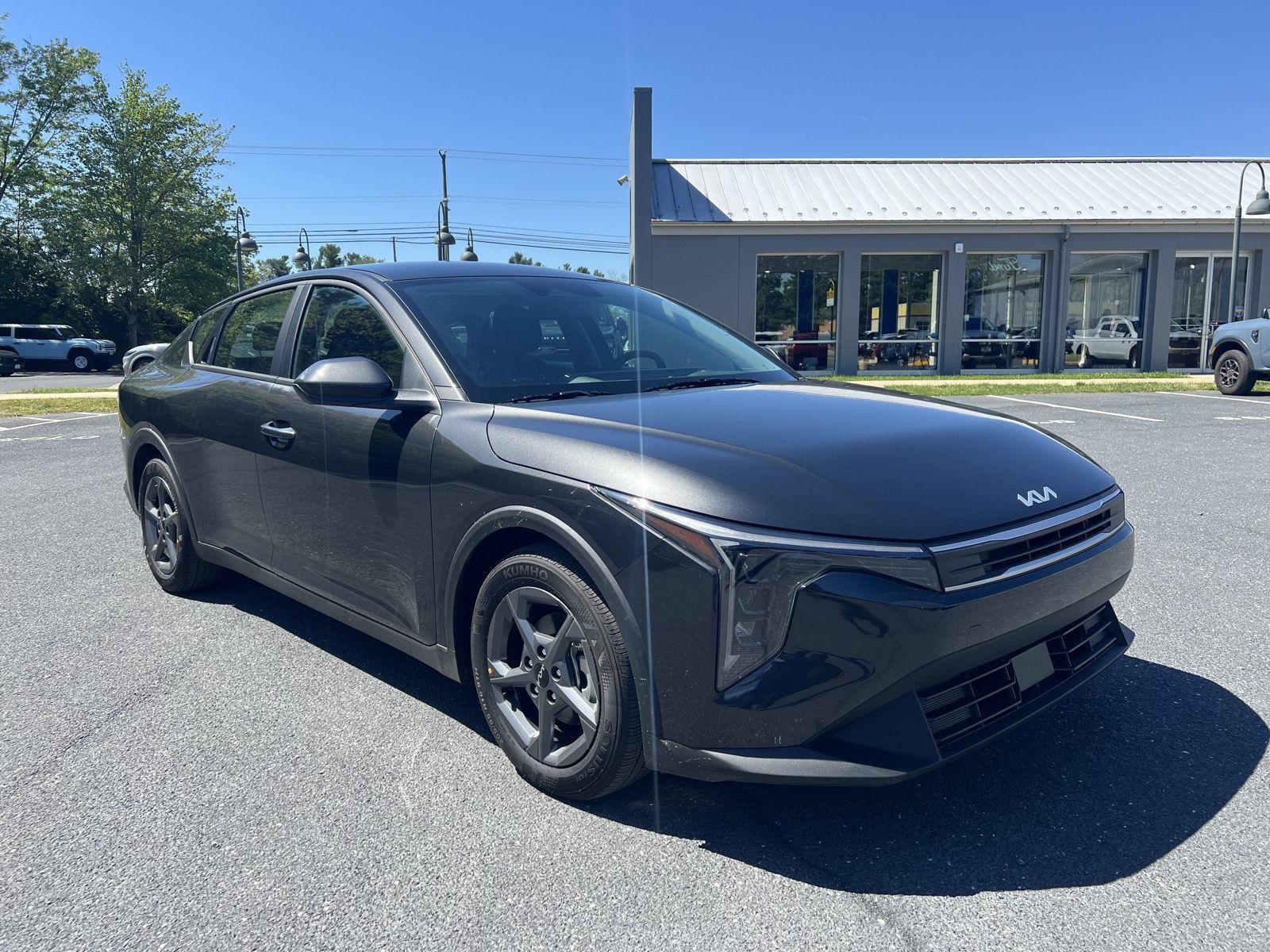 Interstellar Gray 2025 Kia K4 LXS FWD Sedan Front-Wheel Drive Continuously Variable Transmission
