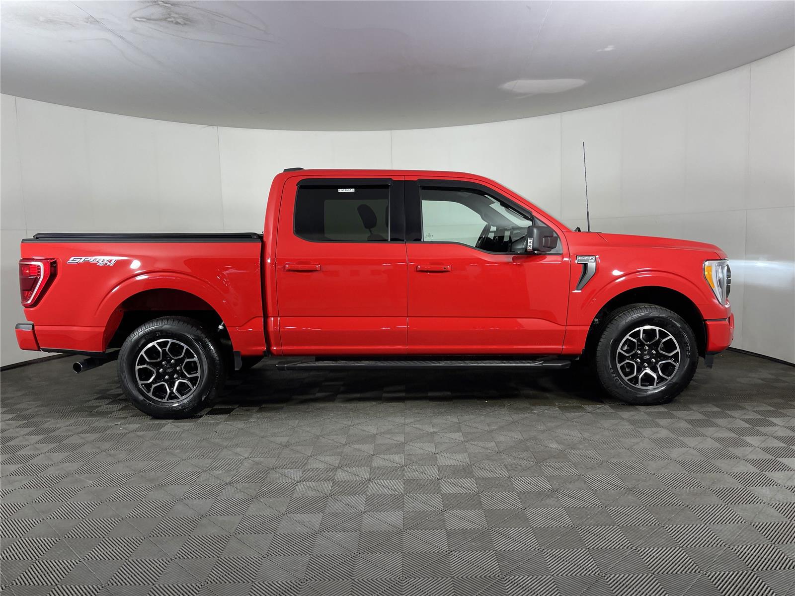 View vehicle photo 4