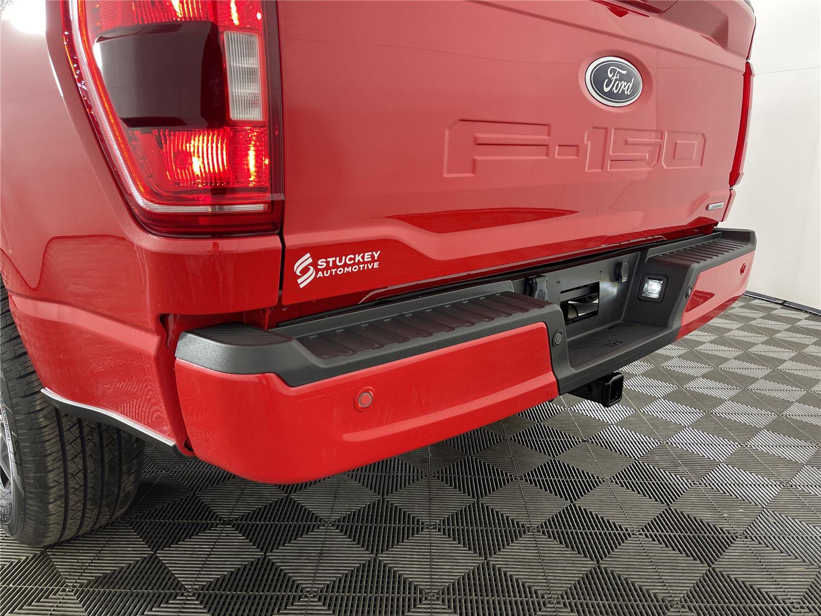 View vehicle photo 5