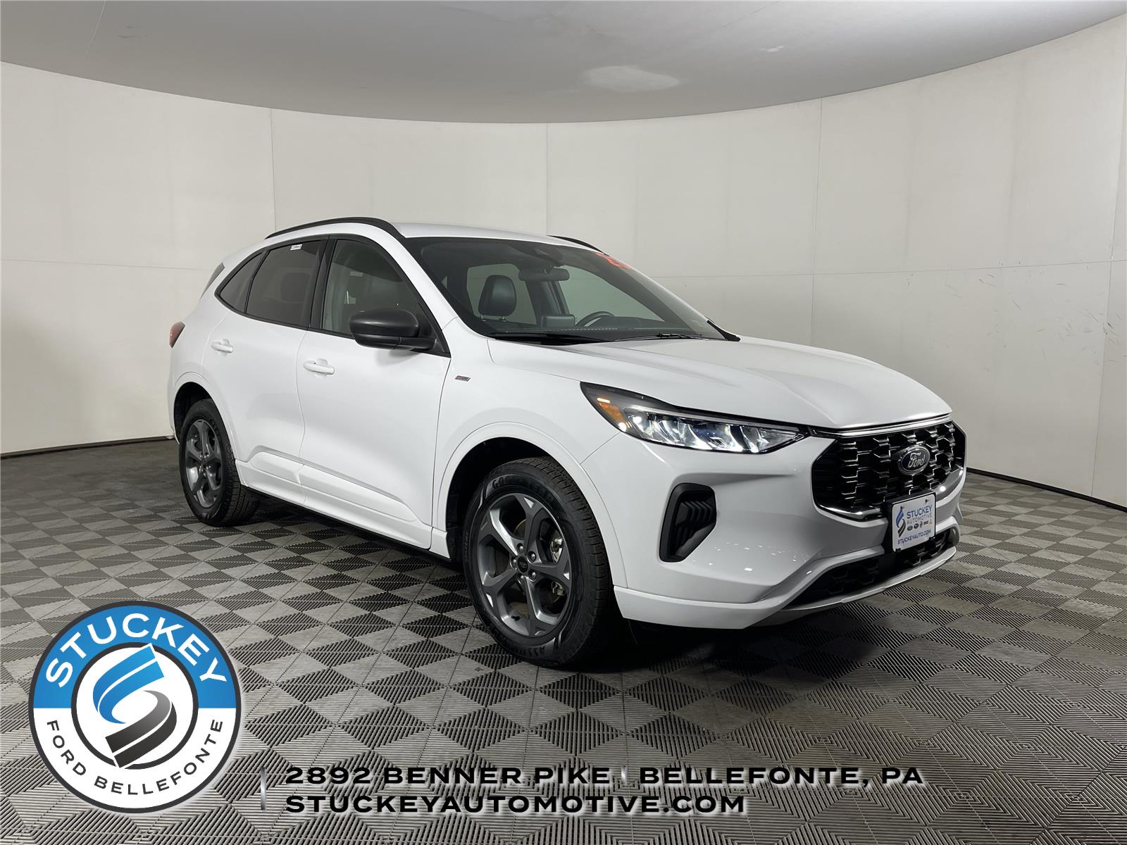 Oxford White 2023 Ford Escape ST-Line AWD SUV / Crossover All-Wheel Drive 8-Speed Automatic