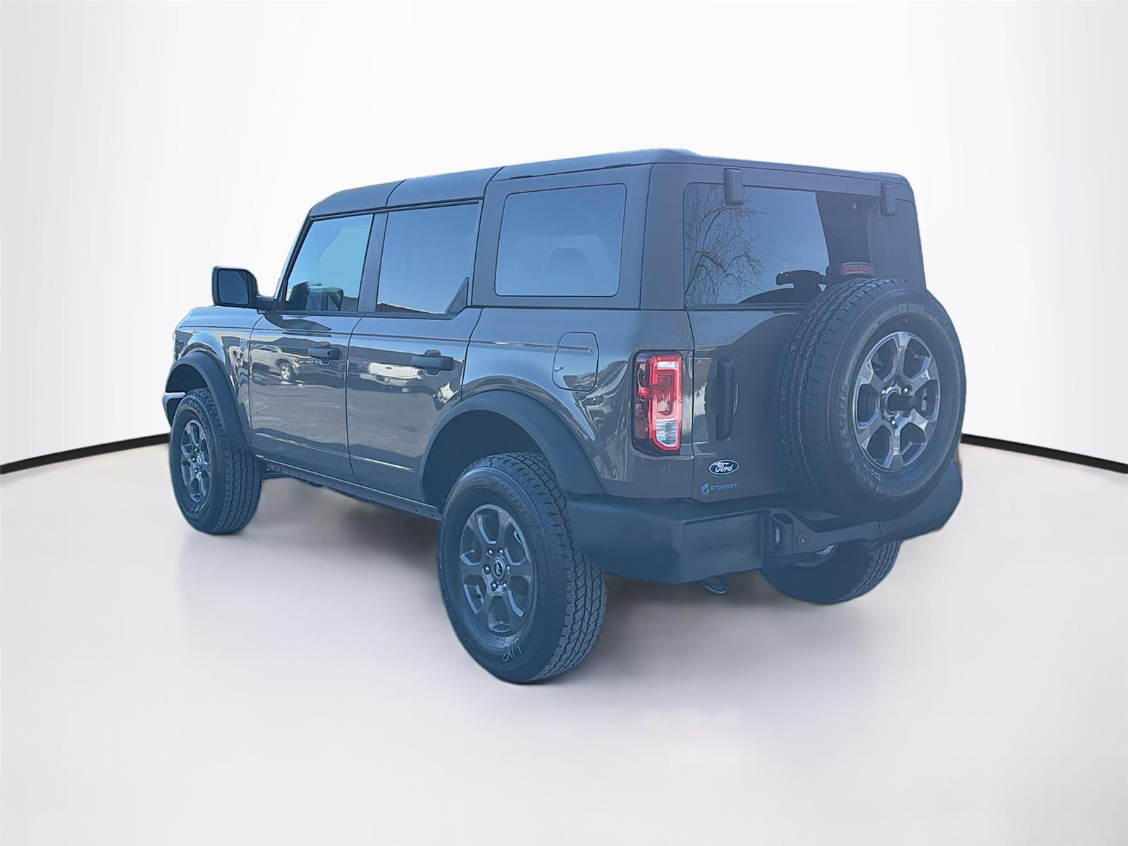 View vehicle photo 5