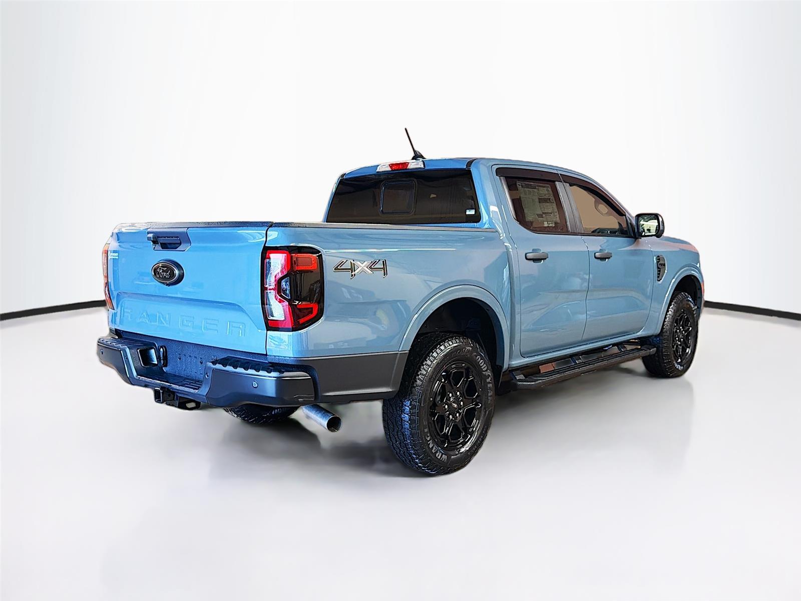 View vehicle photo 7