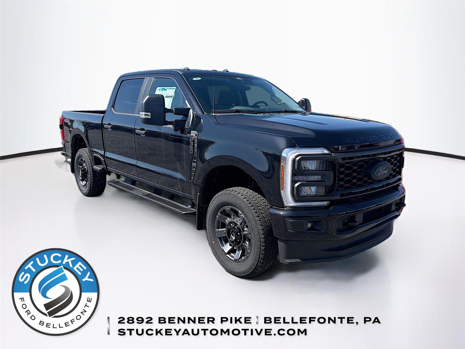Agate Black Metallic 2026 Ford F-350 Super Duty XL Crew Cab 4WD Pickup Truck Four-Wheel Drive Automatic