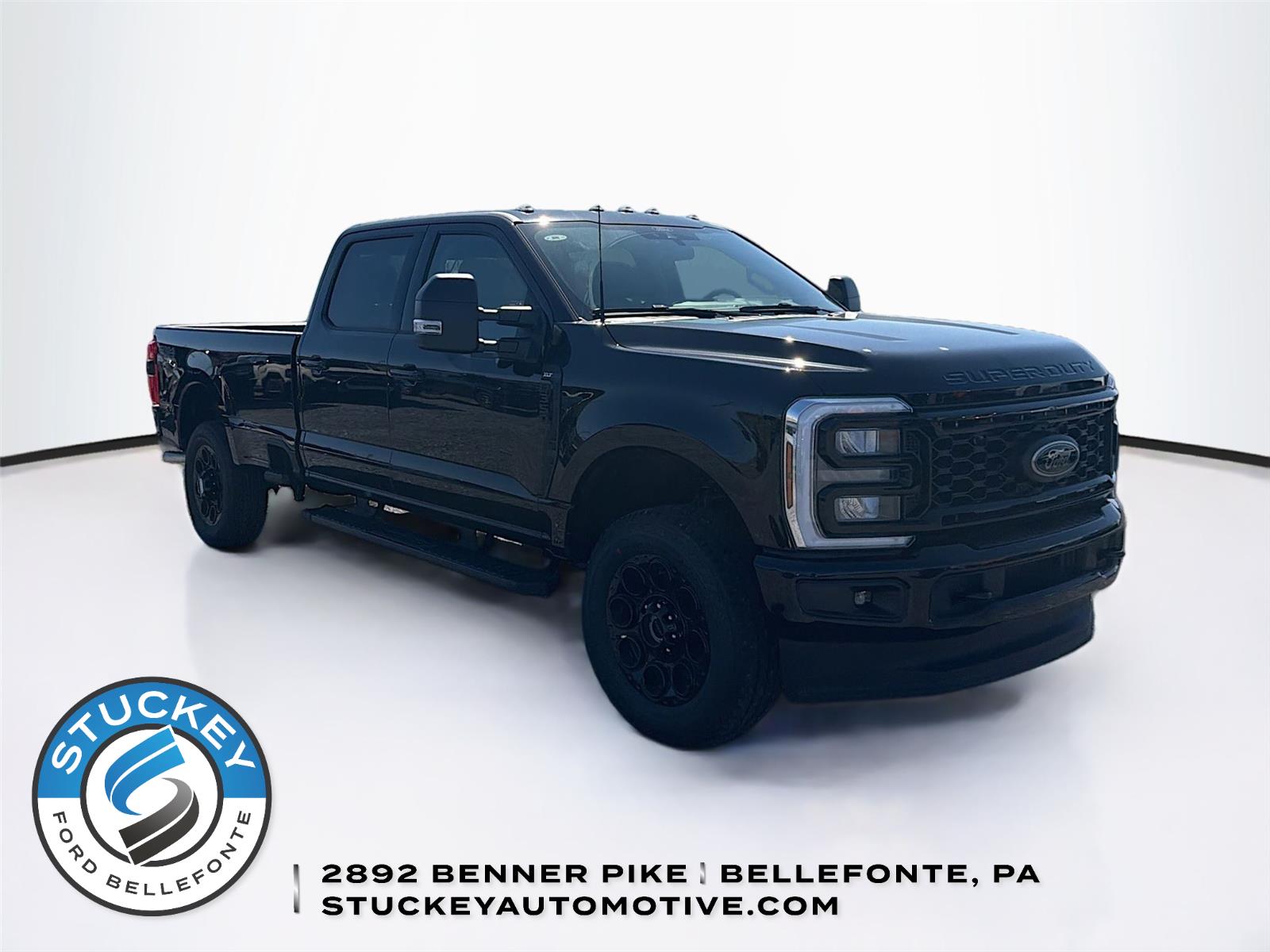 Agate Black Metallic 2026 Ford F-350 Super Duty XLT Crew Cab 4WD Pickup Truck Four-Wheel Drive Automatic