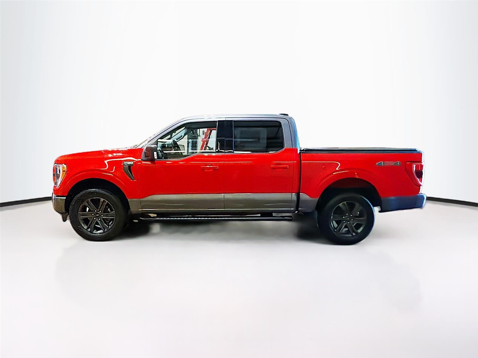 View vehicle photo 4