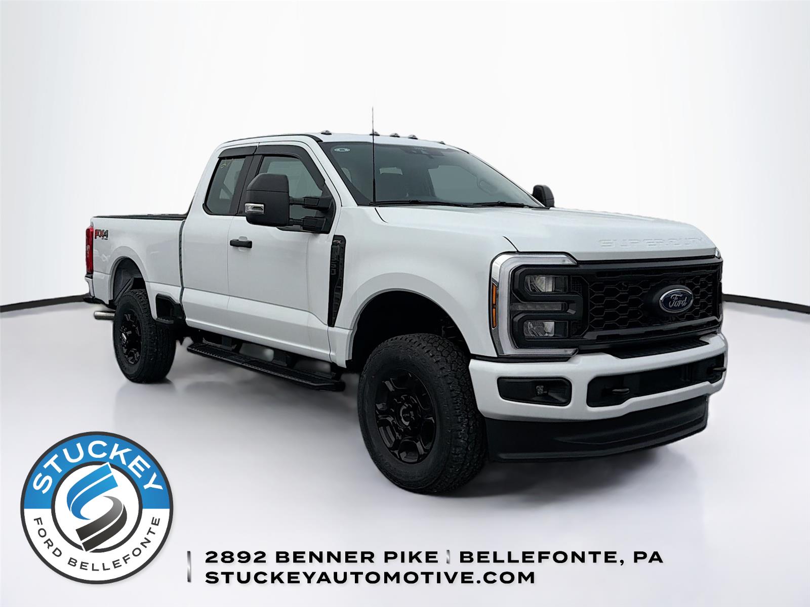 Oxford White 2026 Ford F-350 Super Duty XL SuperCab 4WD Pickup Truck Four-Wheel Drive Automatic