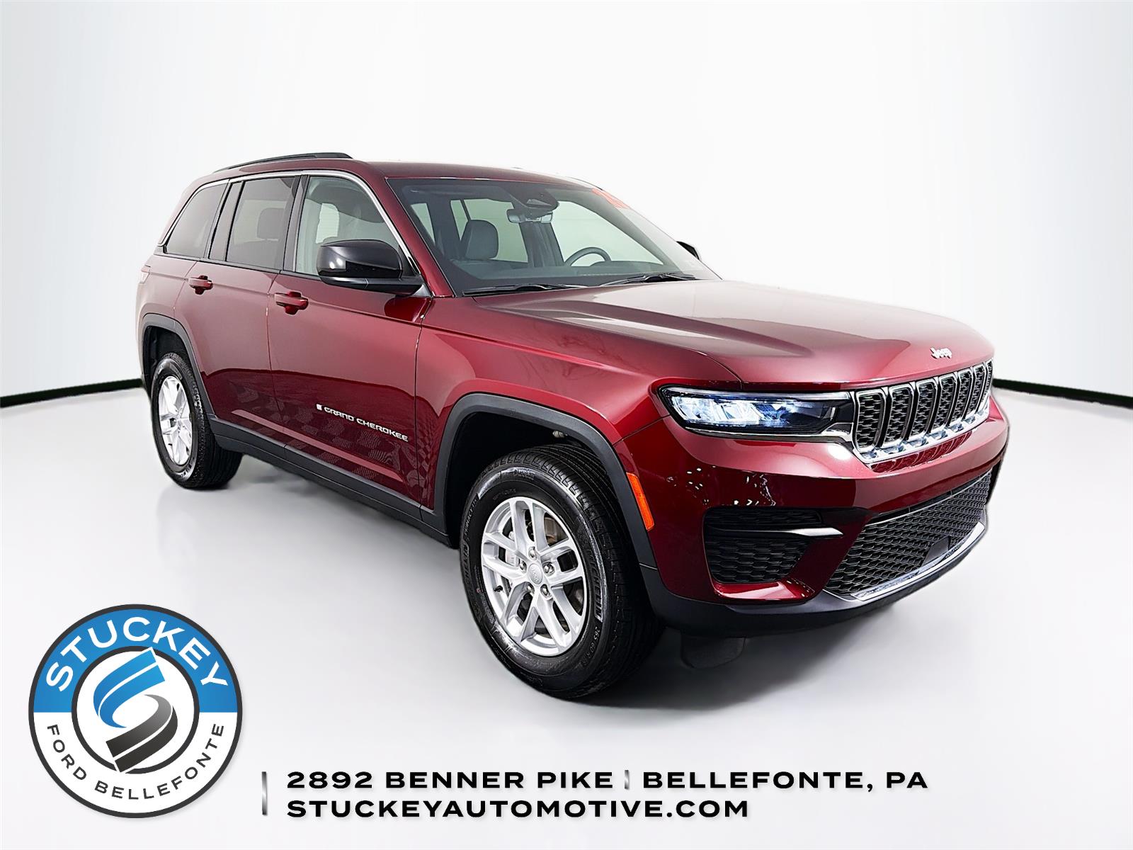 Velvet Red Pearlcoat 2025 Jeep Grand Cherokee Laredo X 4WD SUV / Crossover Four-Wheel Drive 8-Speed Automatic