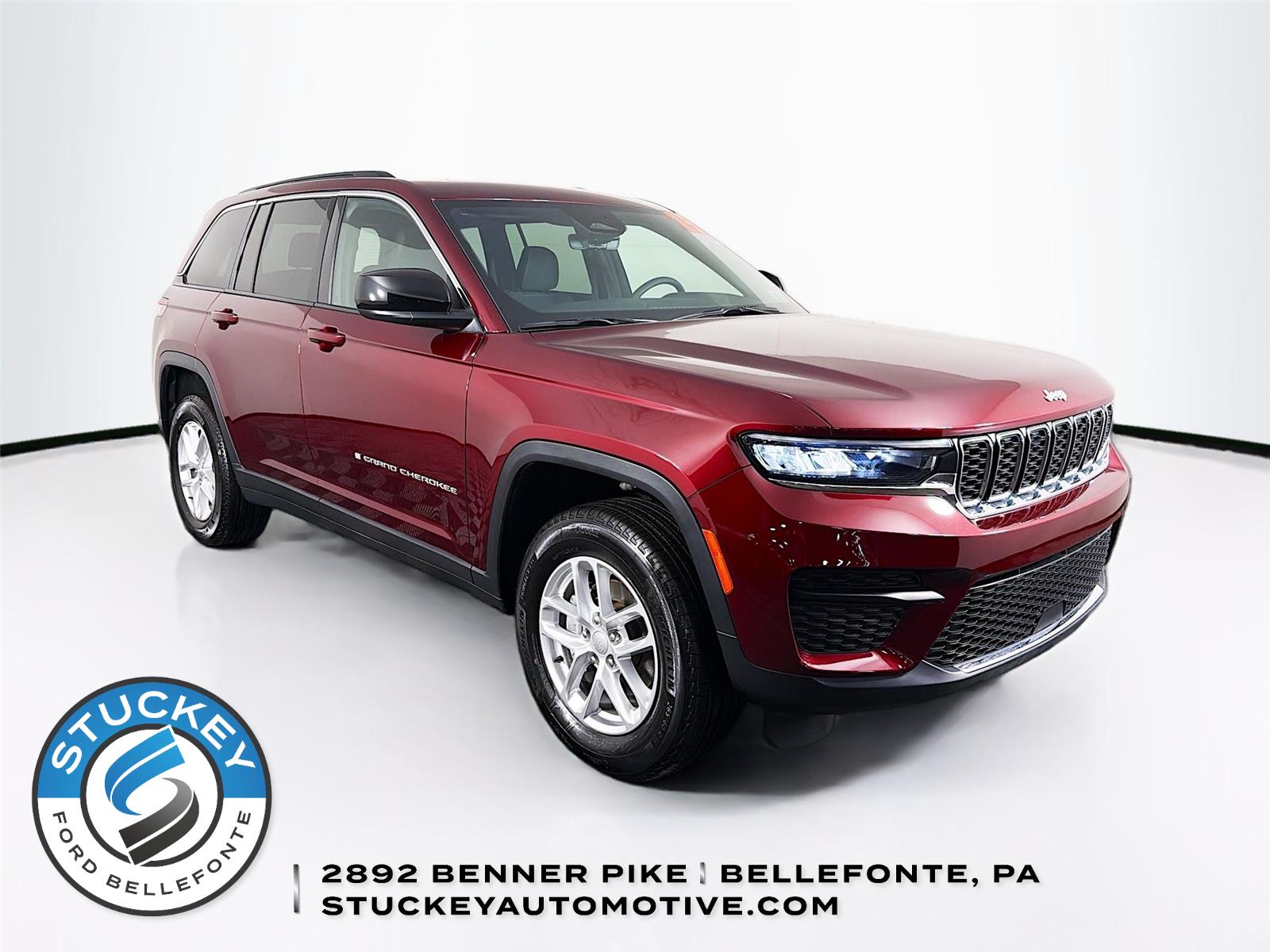 2025 Jeep Grand Cherokee Laredo X 4WD Rojo (Velvet Red Pearlcoat) SUV/Crossover Todo terreno 8 velocidades Automática