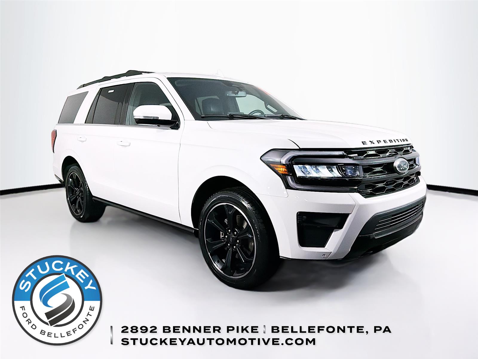 Star White Metallic Tri-Coat 2022 Ford Expedition Limited 4WD SUV / Crossover Four-Wheel Drive Automatic