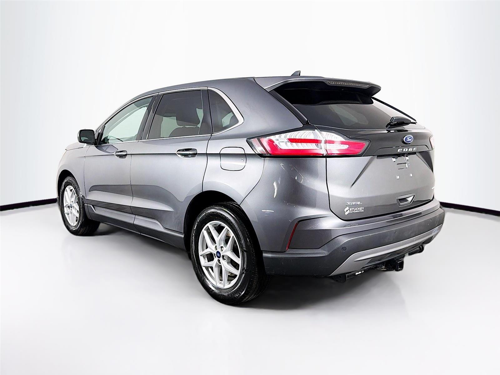 View vehicle photo 5