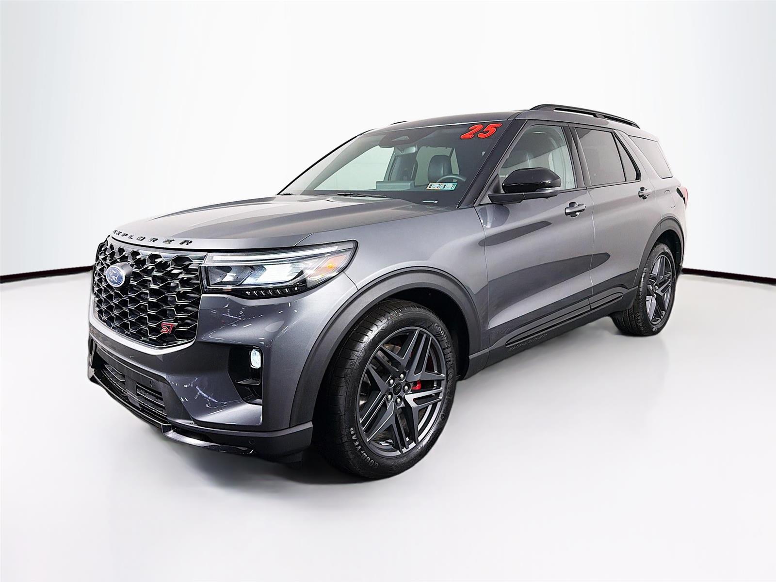 View vehicle photo 3