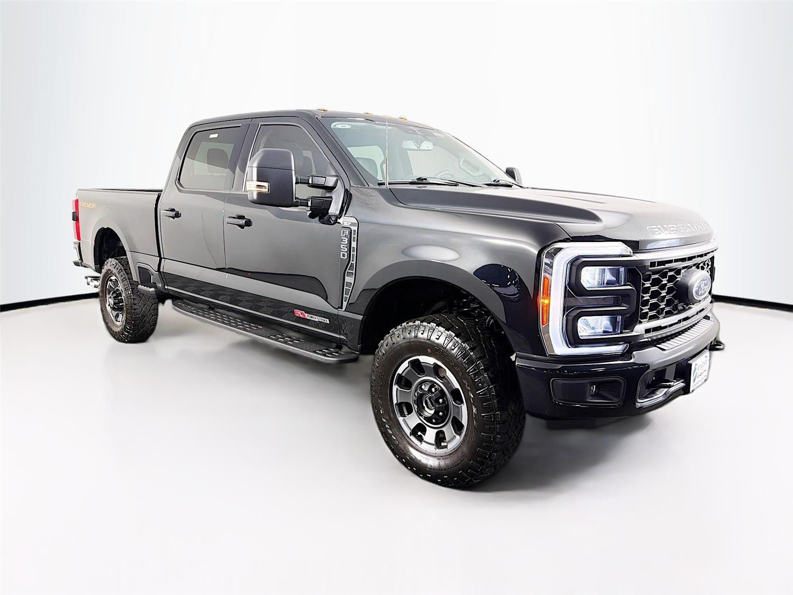 Agate Black 2023 Ford F-350 Super Duty XLT Crew Cab 4WD Pickup Truck Four-Wheel Drive Automatic