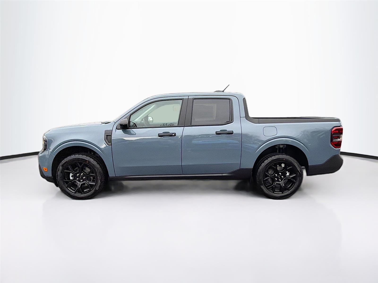 View vehicle photo 4