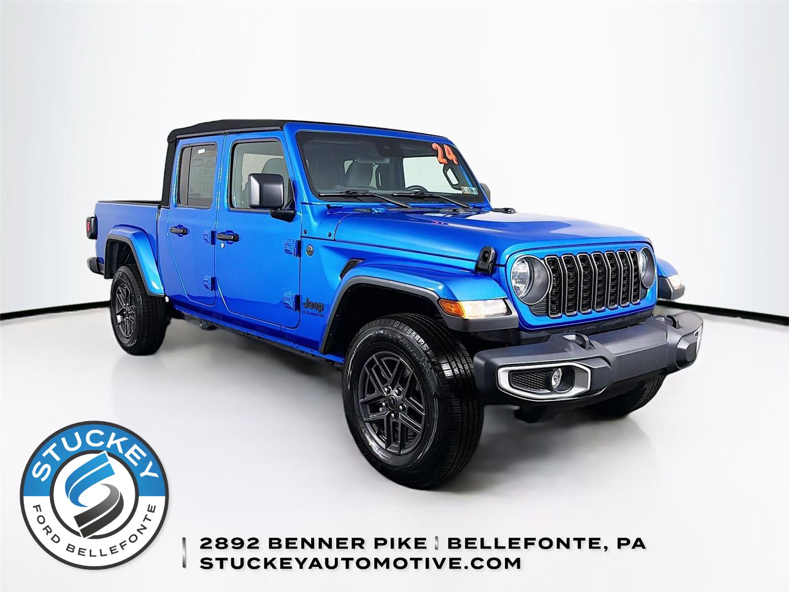Hydro Blue Pearlcoat 2024 Jeep Gladiator Sport S Crew Cab 4WD Pickup Truck Four-Wheel Drive 8-Speed Automatic