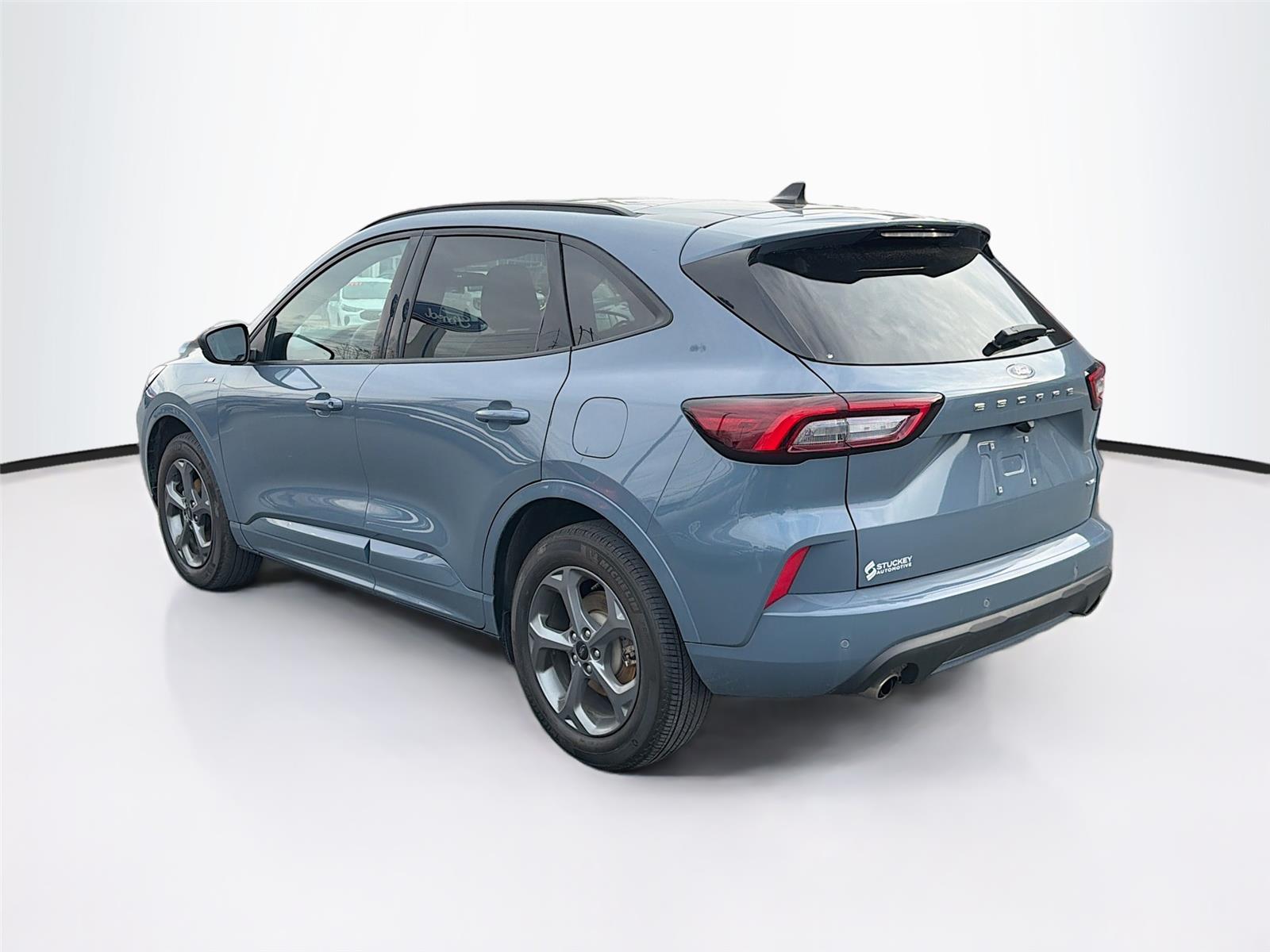 View vehicle photo 5