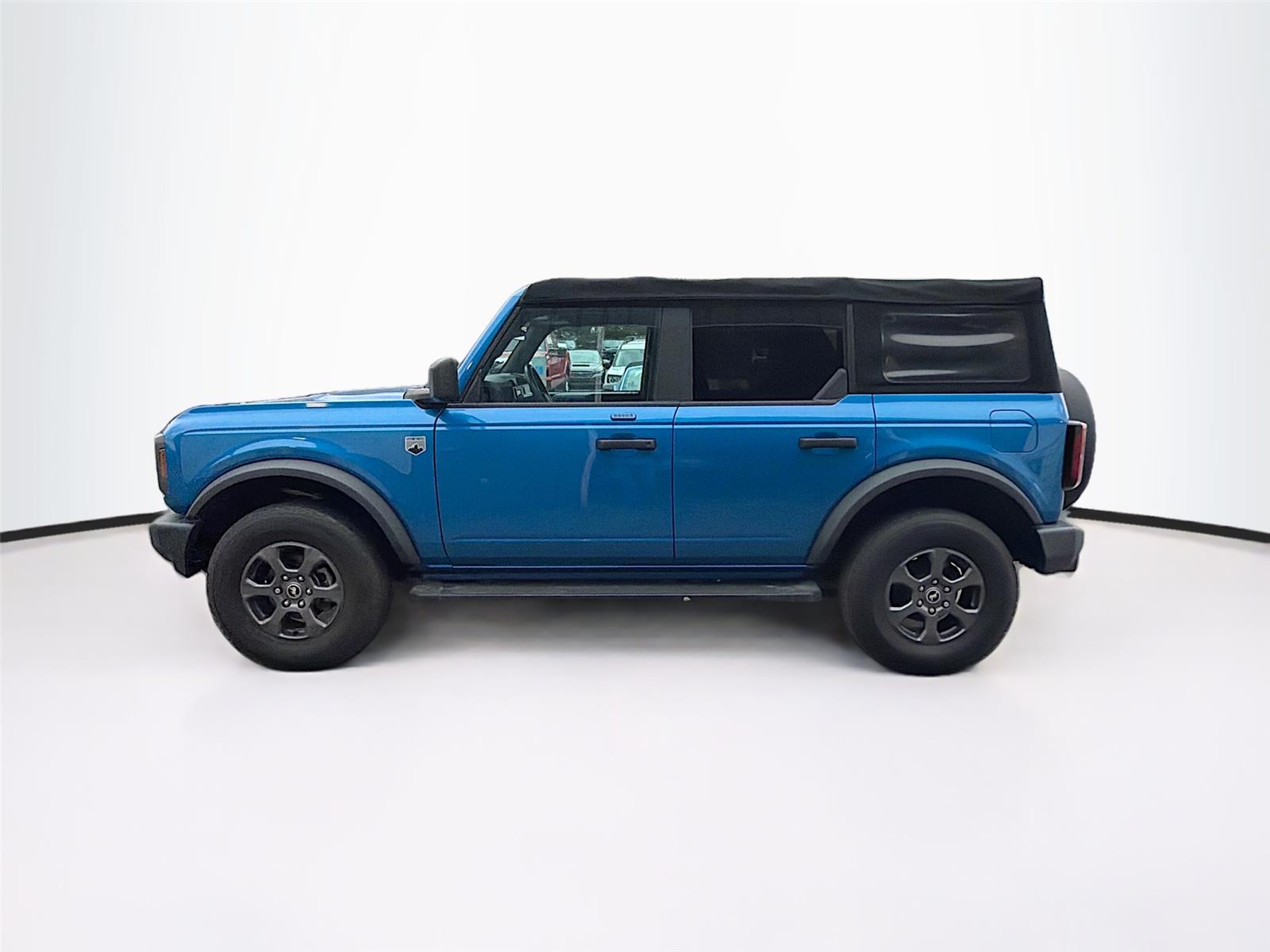 View vehicle photo 4