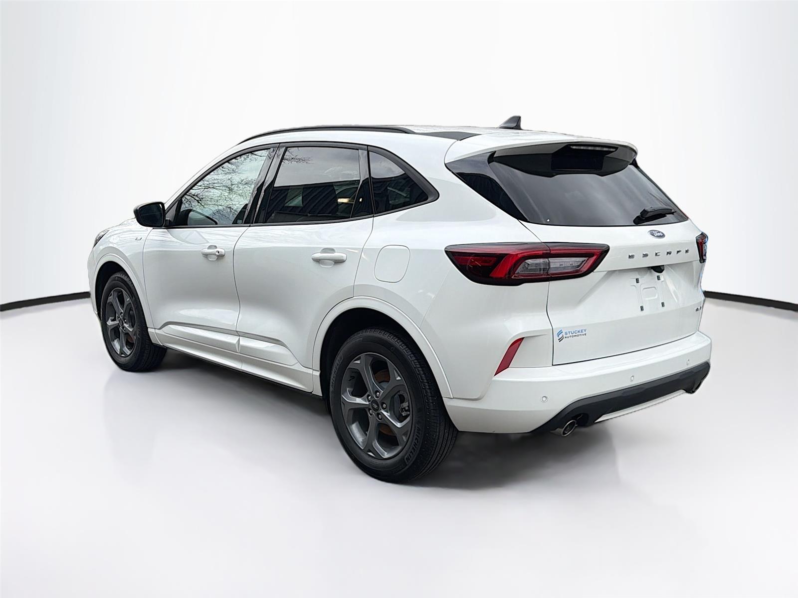 View vehicle photo 5