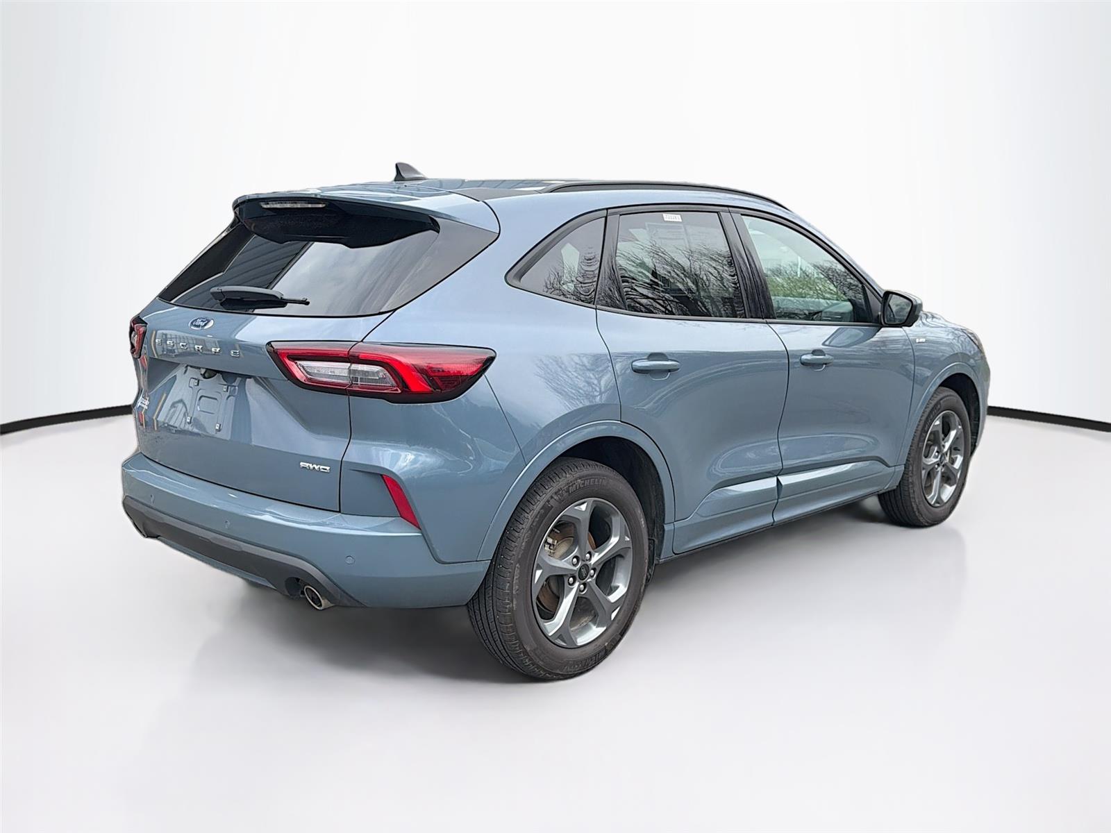 View vehicle photo 7