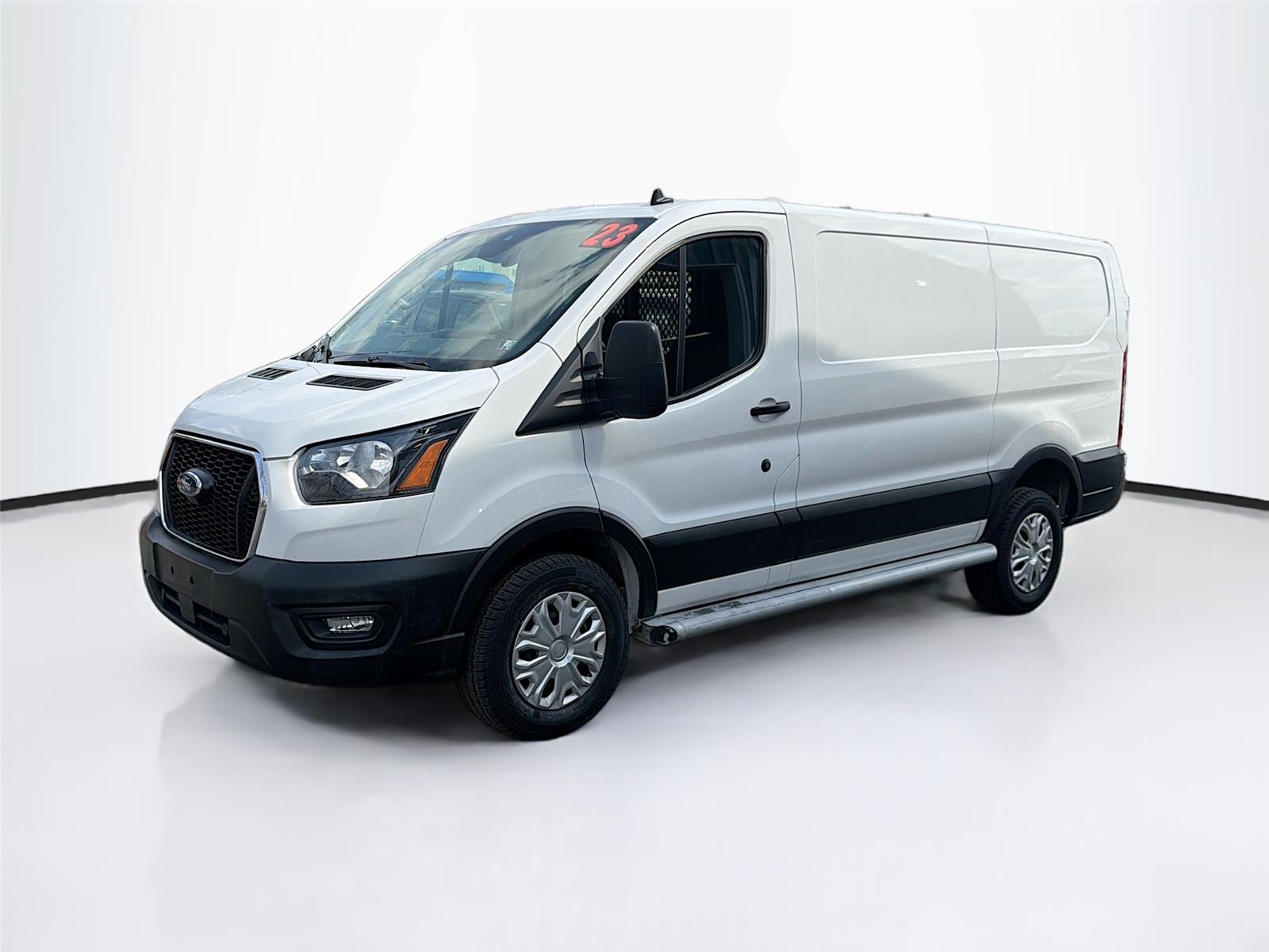 View vehicle photo 3