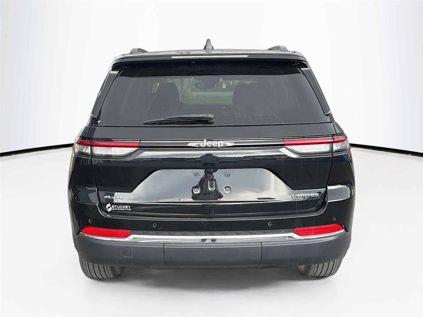 View vehicle photo 6